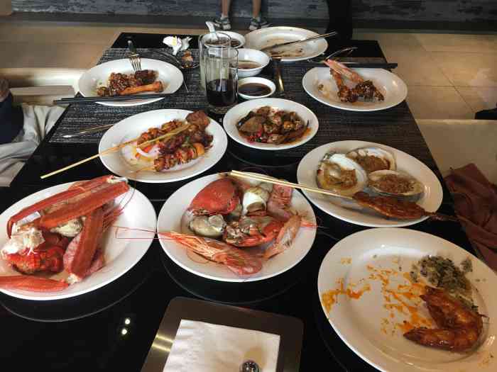 海迪耶臻味无国界料理自助餐-"【地理位置/环境】位于城东区火车站