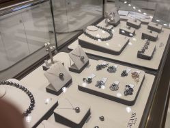 -RUANS阮仕珍珠(北京蓝色港湾店)