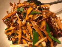 腊肉炒笋-小隐人家(乐松店)