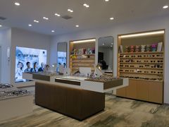 -三目眼镜·蔡司视觉合作店(青浦宝龙店)