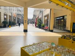 -王府井奥莱临潼小镇(临潼店)