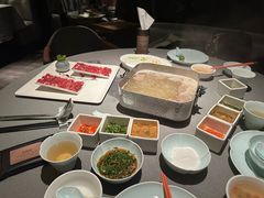 -左庭右院鲜牛肉火锅黑金店(陆家嘴中心店)