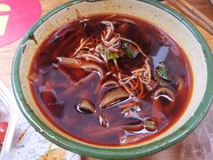 -拈签一笑黄牛肉辣卤串串