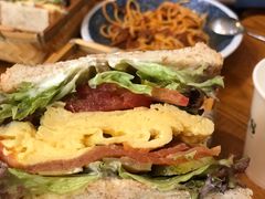 三文鱼厚蛋三明治-AFS Cafe & Canteen(闽江二路店)