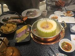 -得意咚瓜·顺德鱼生·冬瓜火锅(深圳首店)