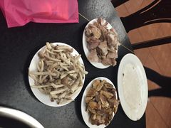 东巴谷野山菌-东巴谷野生菌火锅餐厅