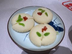 孙尼额芬白糕-聚德楼饭庄·果木烤鸭·京鲁菜(劲松店)