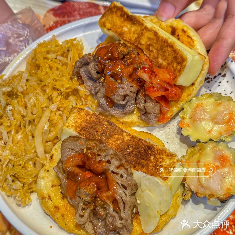 吃烤肉还得是东北的‼️包肉小饼隐藏吃法get