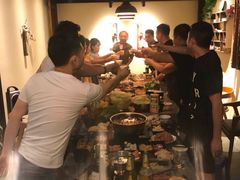 -小草屋轰趴馆别墅派对新场团建家庭聚会