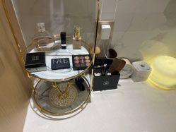 -香港倾城国际·美容美体中心