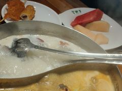 鸳鸯锅-蒙肥羊·酸汤潮牛·鲜牛肉火锅烤肉自助(岗顶店)