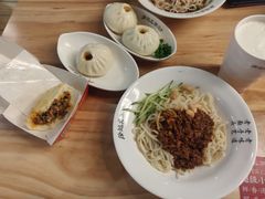 -凤起龙游老面包子(凯德晶品店)