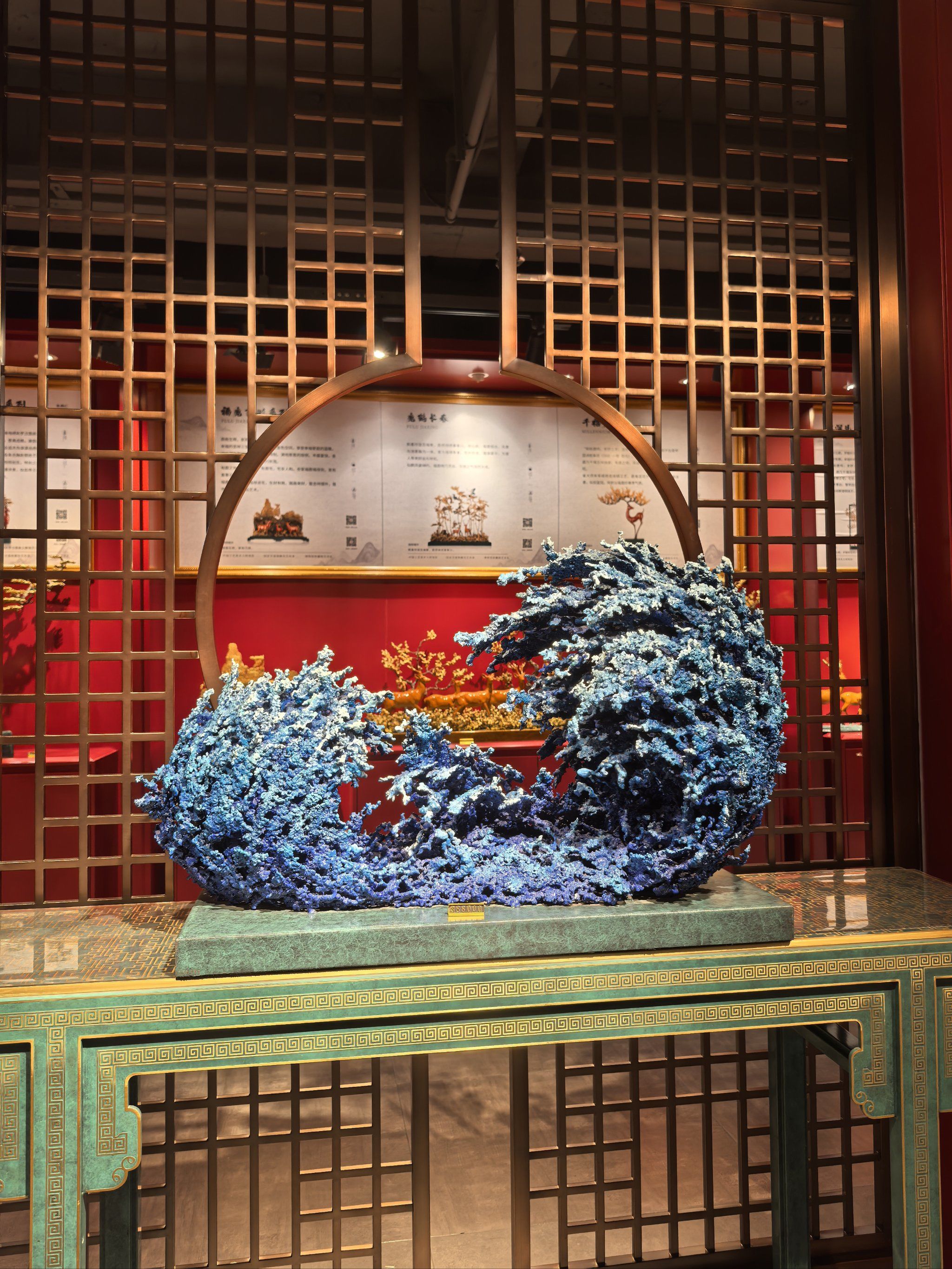 那么一定要来朱炳仁的店铺感受一下大师的艺术魅力