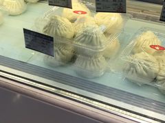 面包甜点陈列柜-白玉兰食品甜凤店(合生汇店)