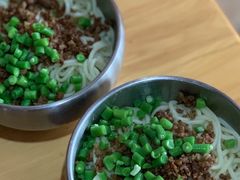 素椒杂酱面-左撇子私房面