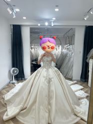 -予白婚纱礼服馆