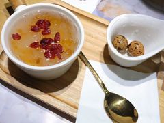 蔓越莓桃胶炖银耳-炖物24章·顺时轻养茶(杭州保利时光里店)