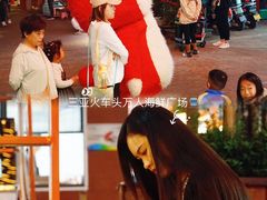 -三亚火车头万人海鲜广场