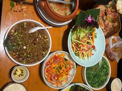 -老滇山寨•云南特色菜•地方菜•民族风情歌舞表演(金碧店)