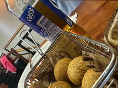 -BHC炸鸡(明洞总店)