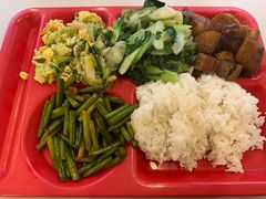 -同济大学本部学苑饮食广场