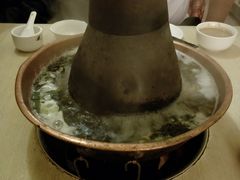 -洞庭洲·防空洞火锅·烧烤·铜锅涮肉(新百广场店)