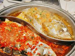 -阿瓦山寨·湘菜现炒·剁椒鱼头王(咸阳总店)