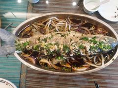 招牌跳水鱼-自游人·美食一楼·地道徽菜(三十年名店)