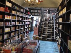 -钟书阁(松江泰晤士小镇店)