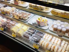 面包甜点陈列柜-新侨三宝乐面包店(崇文门店)