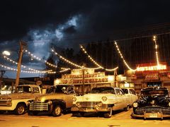 -席娜卡琳火车铁道夜市