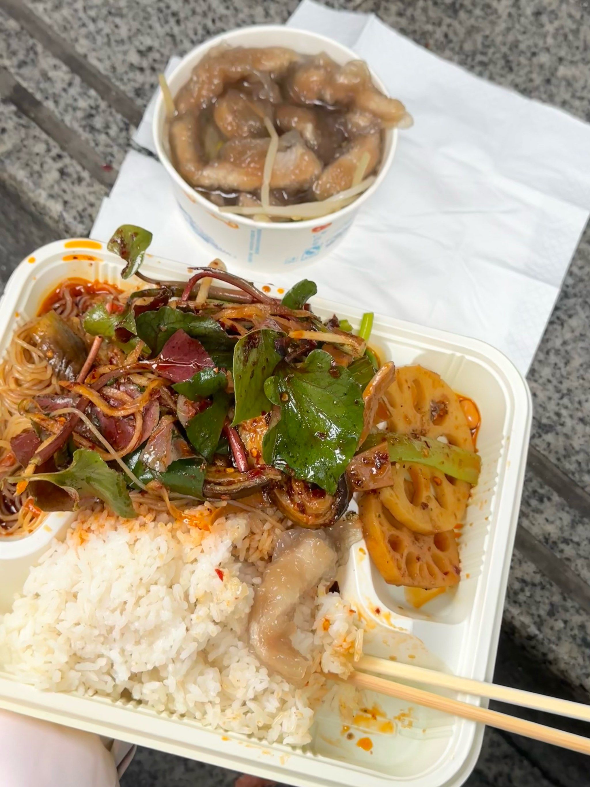 朝天门天桥盒饭