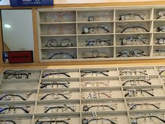 -光明眼镜·蔡司授权(徐泾店)