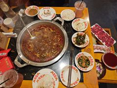 -憨孃孃·重庆老火锅(红山黑金店)