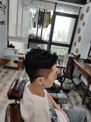 -纯剪男士理发馆·烫染专业店
