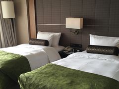 -上海滴水湖皇冠假日酒店