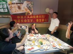 -海底捞火锅(漕宝路店)