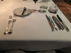 餐具摆设-牛排坊(成都群光君悦酒店)