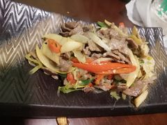 酸木瓜炒牛肉-紫滇源云南生态菜(丹凤街店)