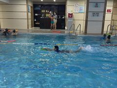 -小海豚国际游泳培训中心(浦东塘桥店)