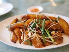 韭菜芽菜炒猪肠粉-花城苑广府菜(侨鑫店)