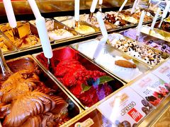 -Gelateria Dondoli