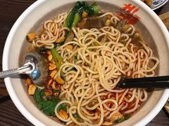 张飞牛肉面-爆炸头阿姨小四川正宗川味小吃(无任何分店)