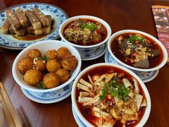 -炉小二铜锅牛蛙•川湘菜(三里屯店)