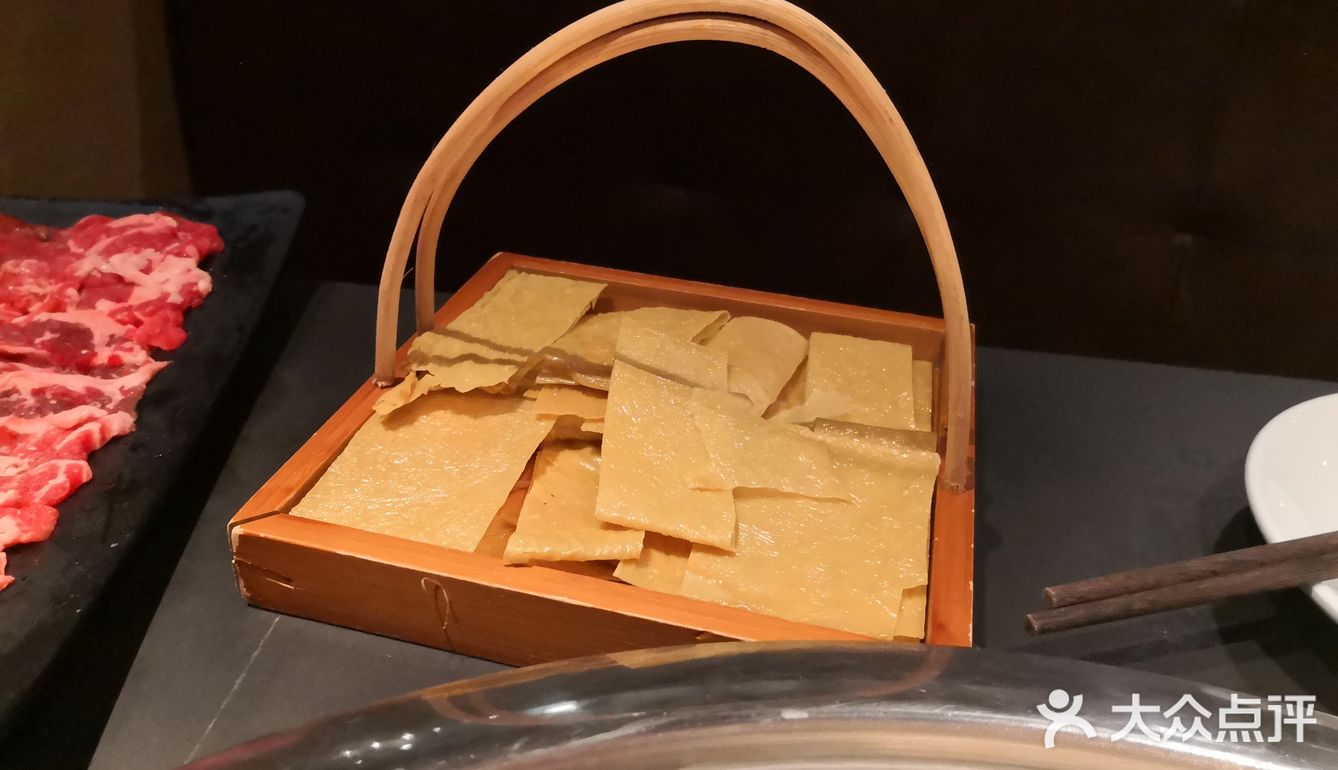南果梨,罐头~重庆火锅的辣吃多了,缓缓口感觉很舒服