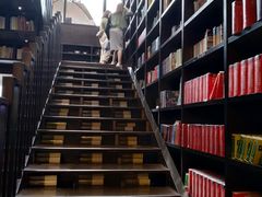 -钟书阁(松江泰晤士小镇店)