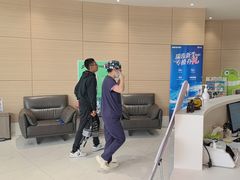 -瑞尔齿科(上海长风大悦城店)