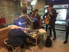 -马路牙子烧烤音乐酒馆(望京店)