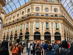 -文艺复兴百货(米兰大教堂广场店)