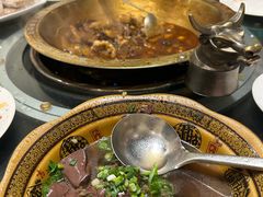 -周老三跷脚牛肉·全牛火锅(非遗传承店)